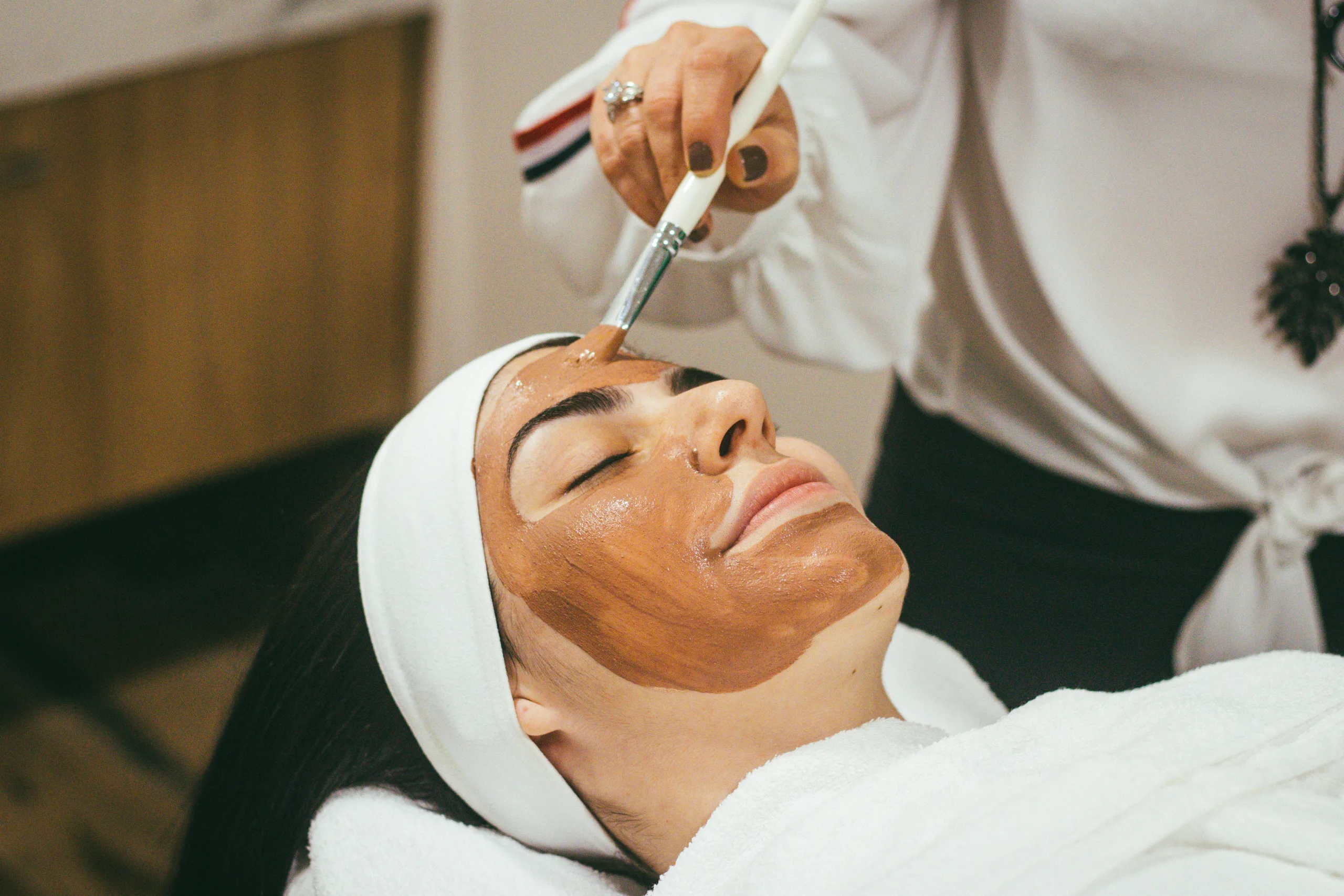7 Non-Laser Acne Treatments That Help Reduce Breakouts & Scarring